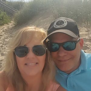 Meet your Posher, Laurie